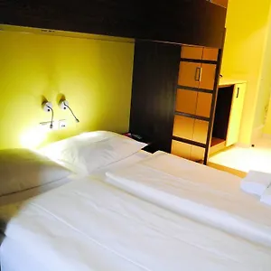 Hotel Bridge, Hambourg